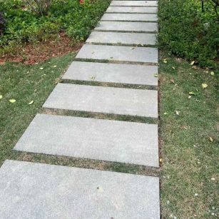 晋中 芝麻黑小区踏步、汀步石铺装效果