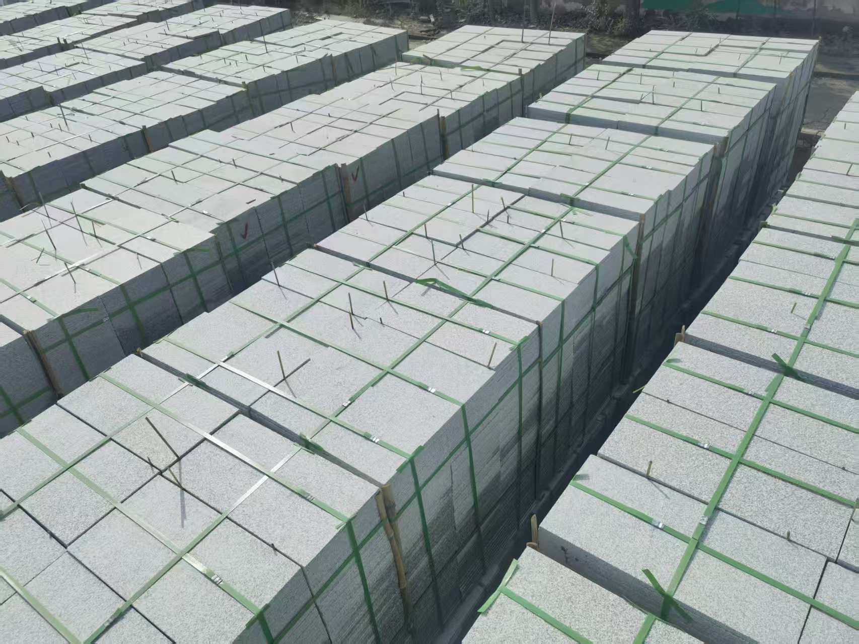 晋中 芝麻白1.8公分火烧300*600地铺，清仓大甩卖