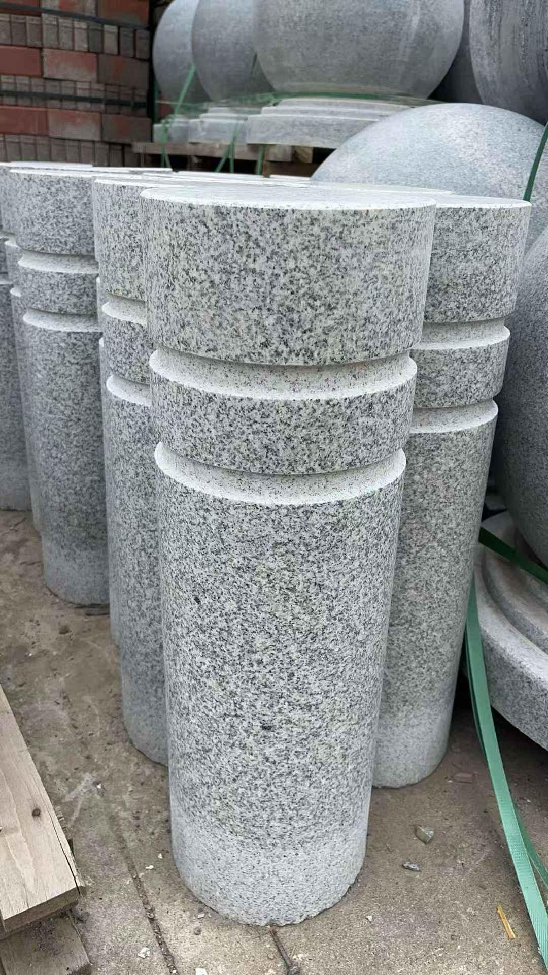 晋中 芝麻白花岗岩挡车柱、隔离柱多少钱