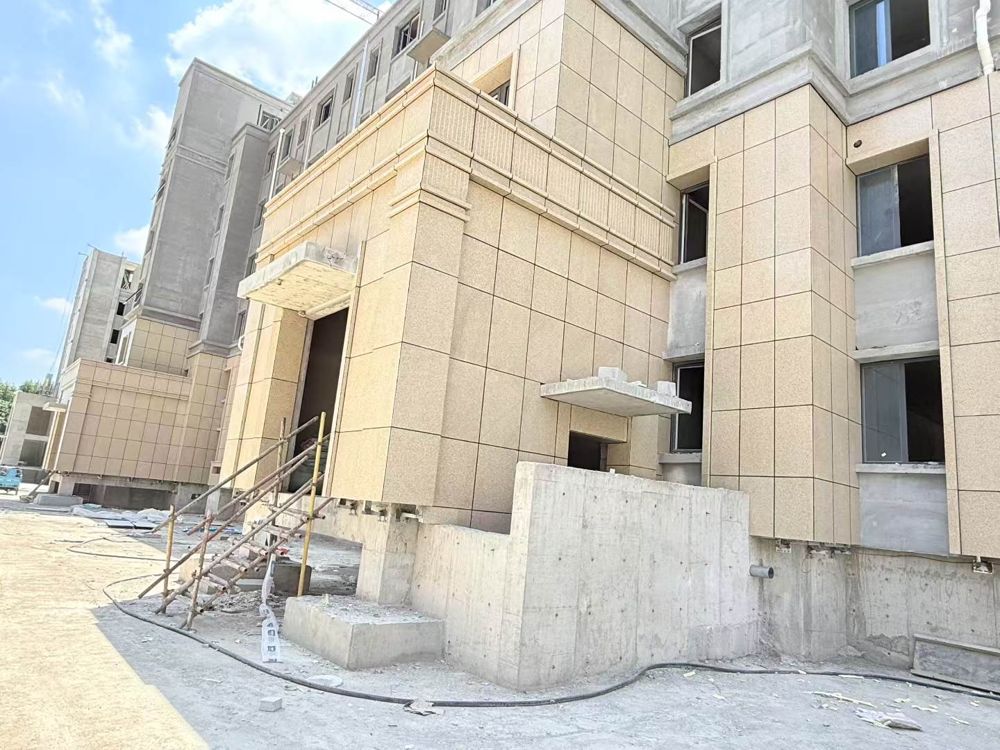 晋中 黄金麻干挂，工地实拍