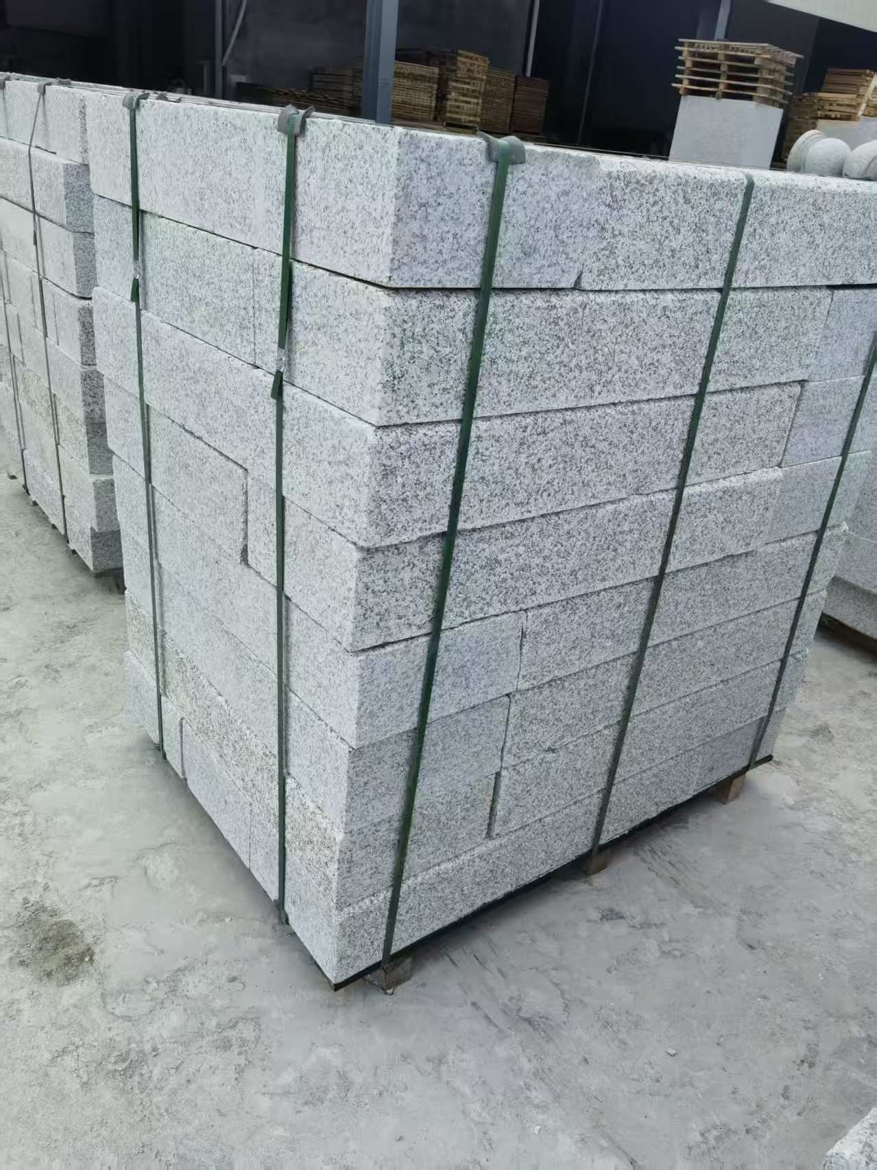 晋中 芙蓉白火烧两面路沿石