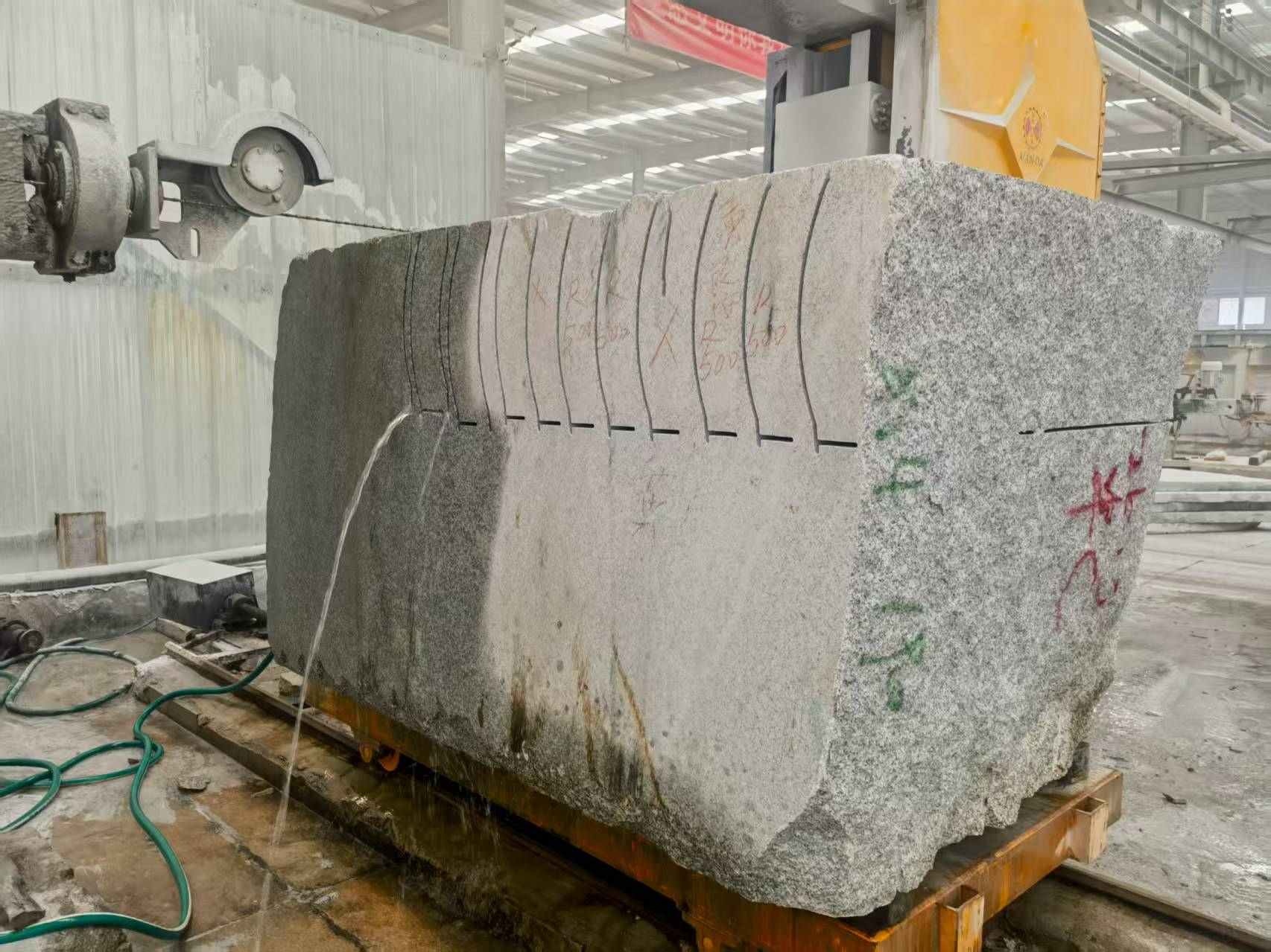 晋中 602，大花芙蓉白，绳锯加工弧形路沿石