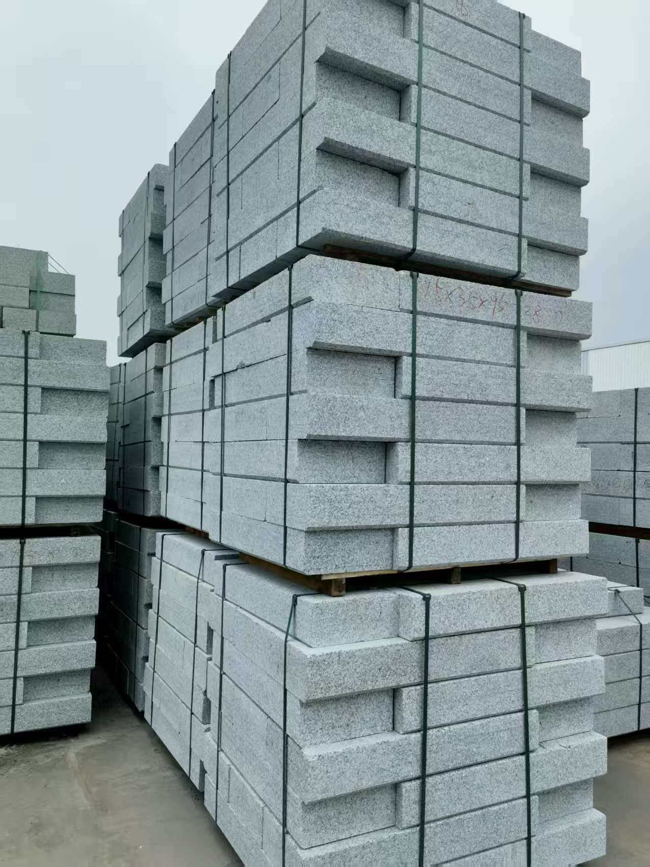 晋中 路沿石，板板正正的路沿石