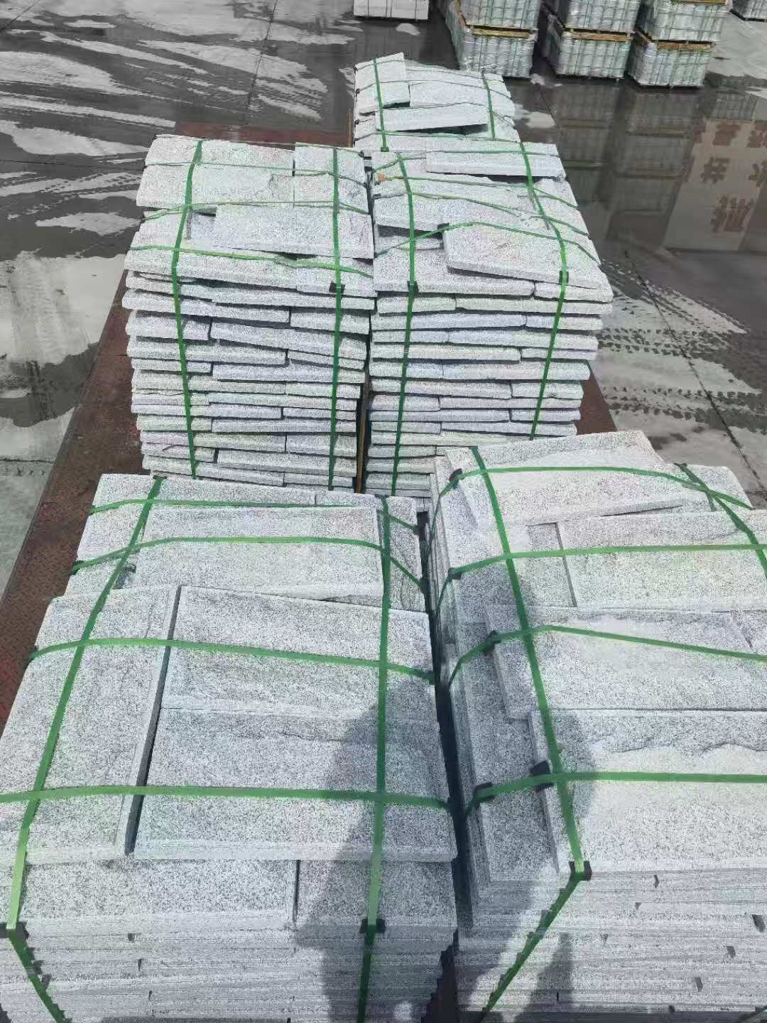 晋中 芝麻白蘑菇石装车出货